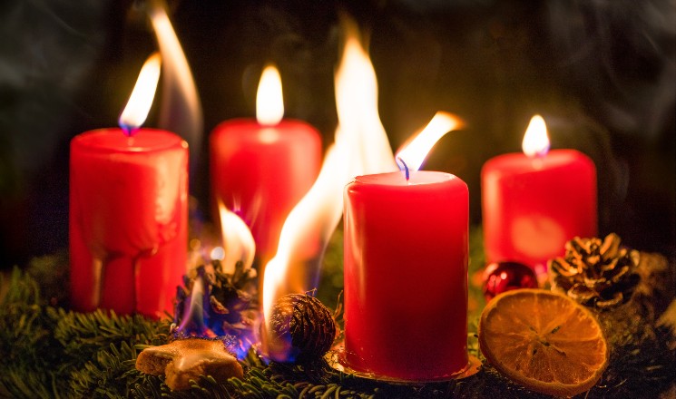 bougies et décorations de Noël